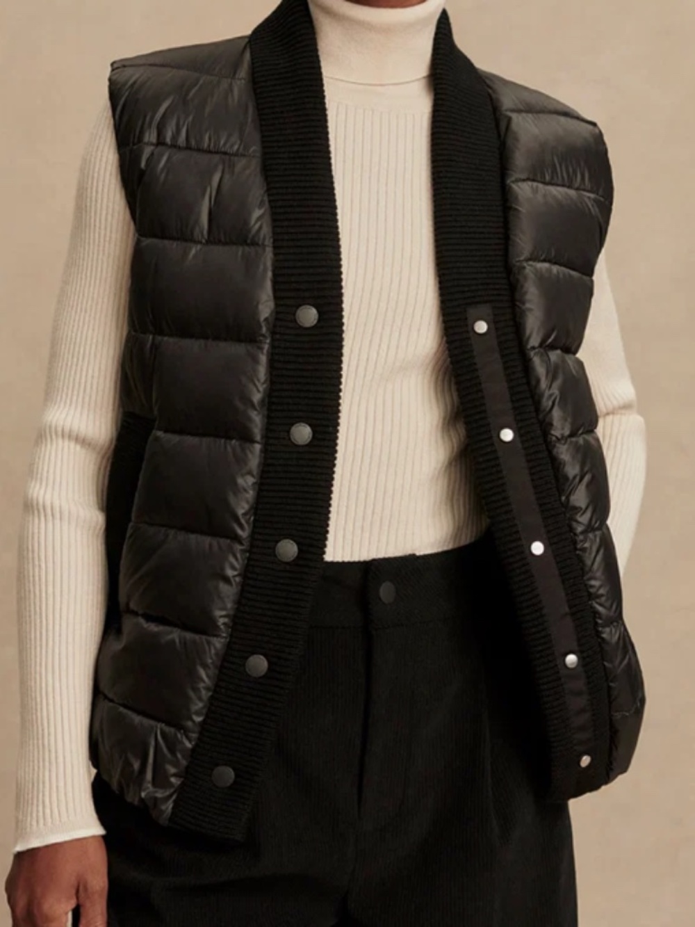 Varley women’s  Black Quilted Puffer Vest with Rib Collar small
